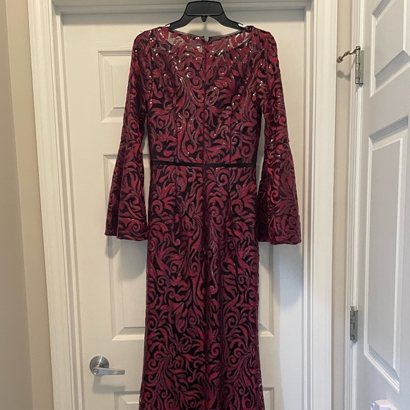 Long, formal dress with red and black sequences Carmen Marc Valo - Picture 2 of 6